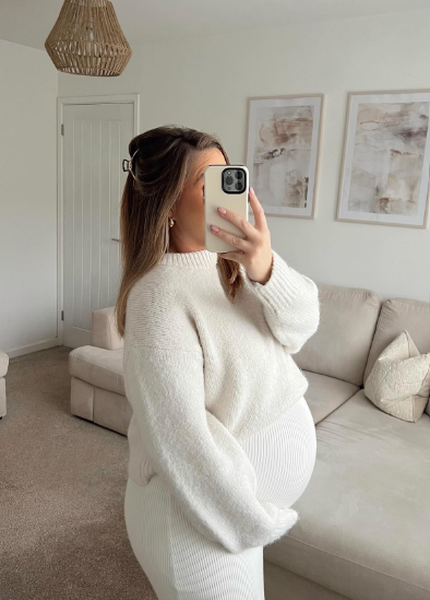 Pregnant influencer instagram account jessicannecampbell 1
