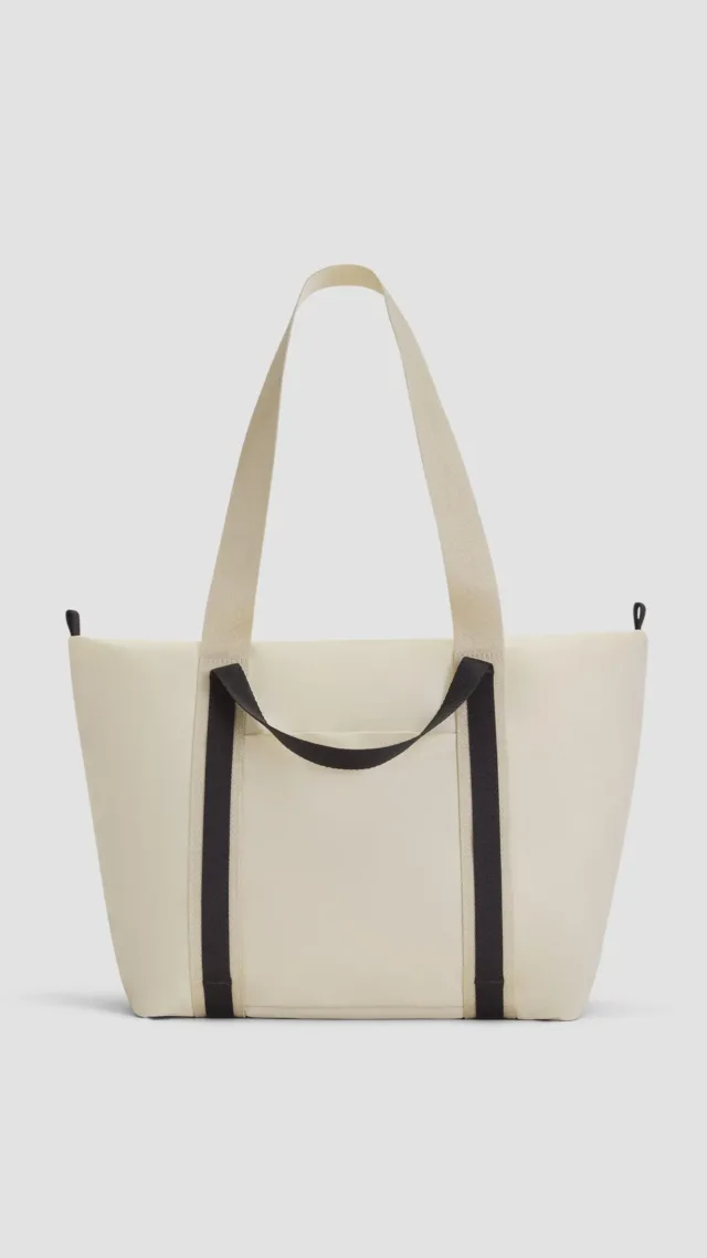 Everlane the recycled nylon tote parchment 1